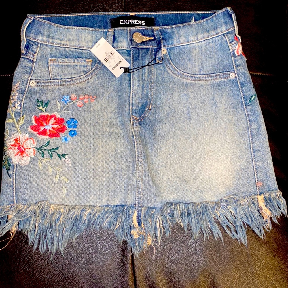 Express denim skirt ❤️